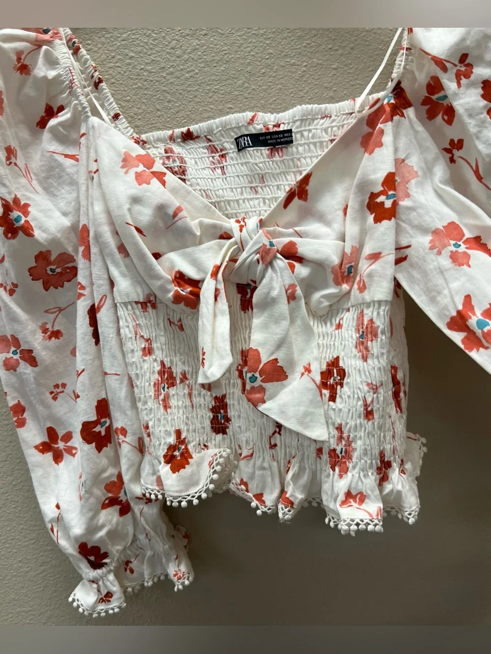 ZARA XS White Cropped Tie-Front Smocked Floral Blouse